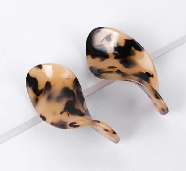 Unique Wave Twist Shaped Leopard Animal Print Earrings - Ella Moore