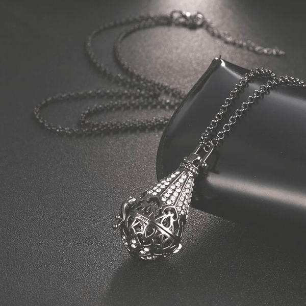 Black Best Essential Oils Diffuser Aromatherapy Crystal Locket Necklace set - Ella Moore