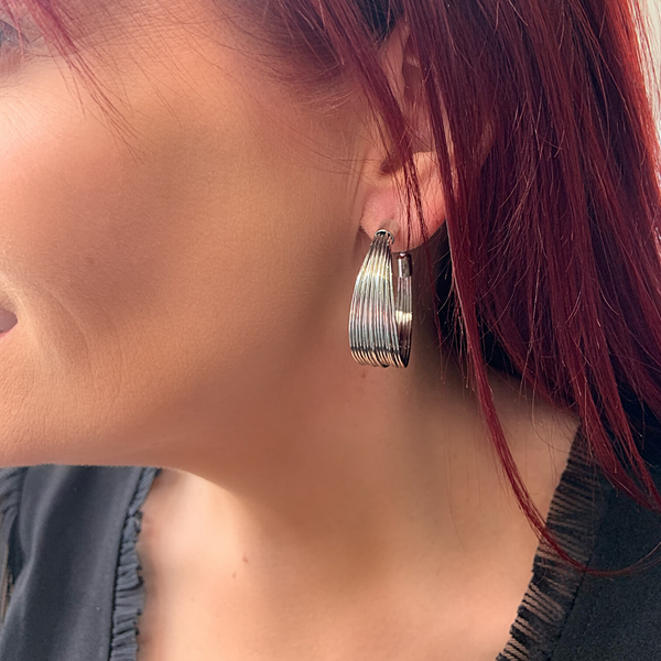 Silver Sleek Wire Hoop Earrings - Ella Moore