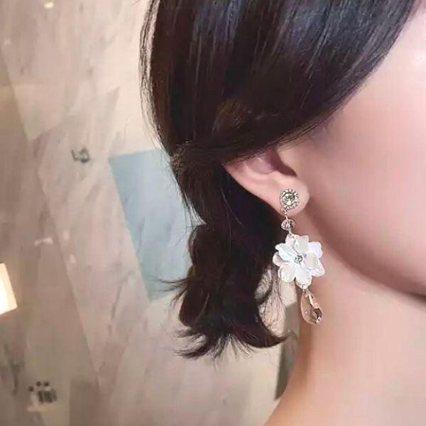 Graceful White Flower Crystal Drop Dangle Clip On Earrings - Ella Moore